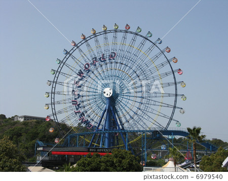 Ferris wheel  6979540