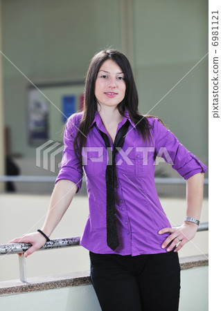 student girl portrait at university campus 6981121