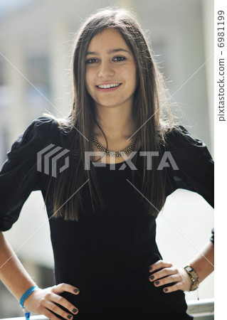 student girl portrait at university campus 6981199