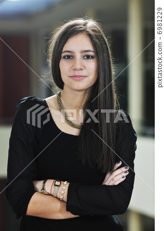 student girl portrait at university campus 6981229