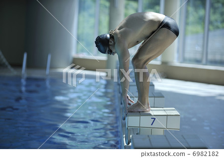 young swimmer ready for start 6982182
