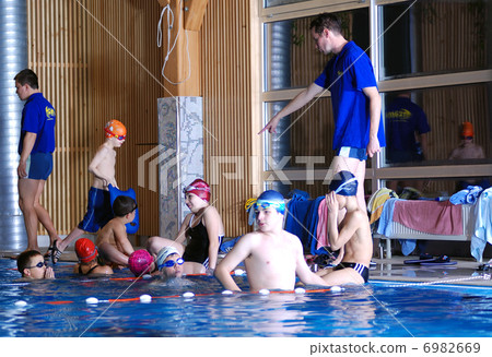 .swimming school .swimming school 6982669