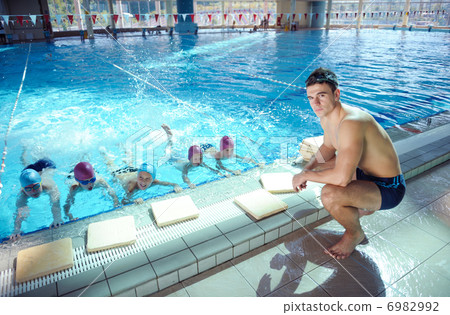 happy child on swimming pool 6982992
