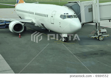 aircraf repair and mainteinance 6984552
