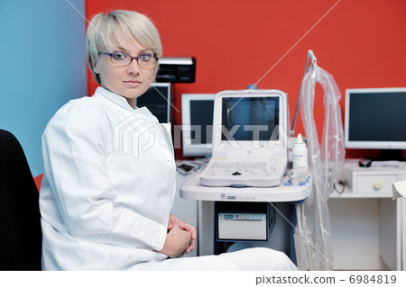 Female veterinary 6984819