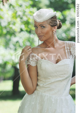 beautiful bride outdoor beautiful bride outdoor 6985682