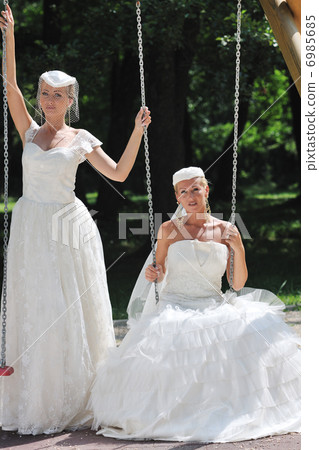 beautiful bride outdoor beautiful bride outdoor 6985685