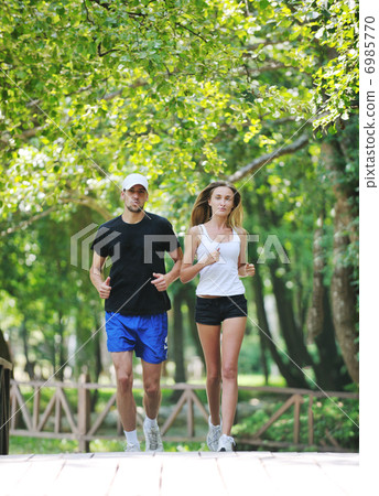 couple jogging outdoor couple jogging outdoor 6985770