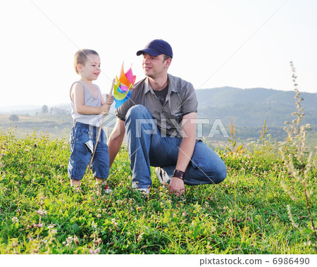 young family outdoor young family outdoor 6986490