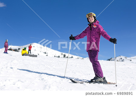 winter woman ski 6989891
