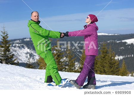 couple winter ski couple winter ski 6989908