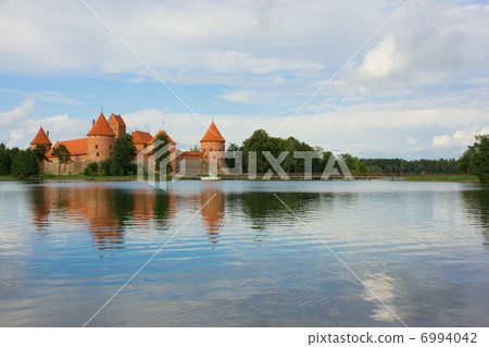 Lake Galve and Tracai castle, Lithuania Lake Galve and Tracai castle, Lithuania 6994042