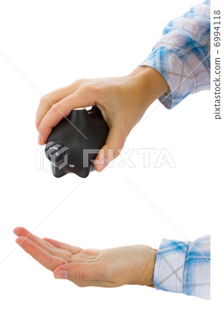 lack of money concept 6994118