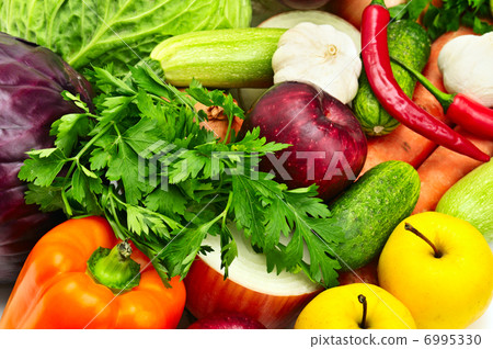 fruit and vegetables 6995330