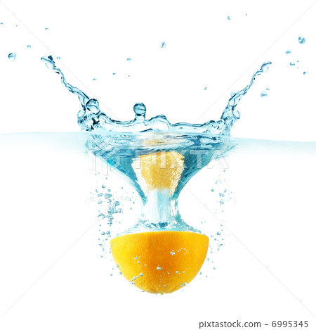 Orange falling into the water 6995345