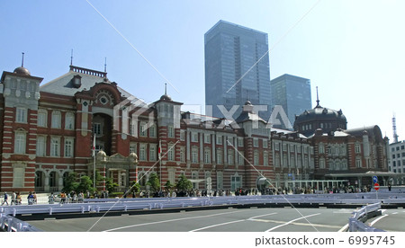 Tokyo Station Marunouchi Exit (before station plaza maintenance work) 6995745