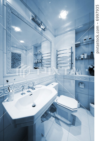 modern bathroom 6997935