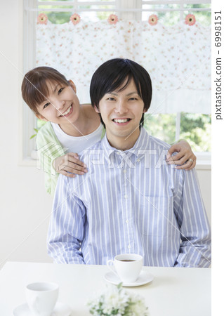 Japanese couple 6998151