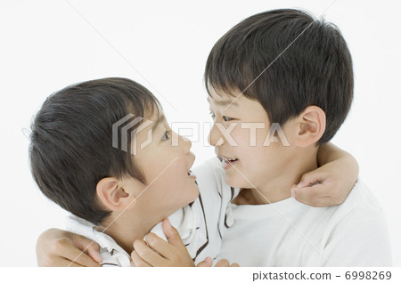 Japanese brothers 6998269