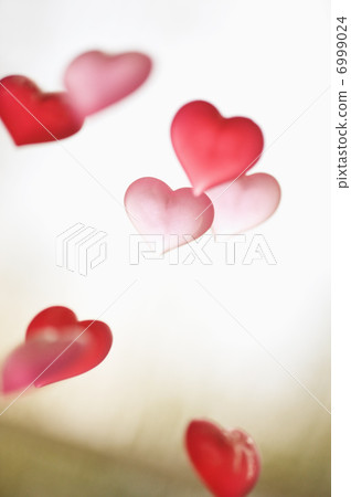 Heart floating 6999024
