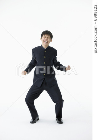 大學衣裳的男性高中學生 6999122