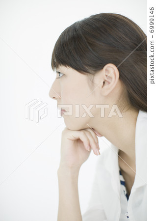 女性的個人資料 6999146