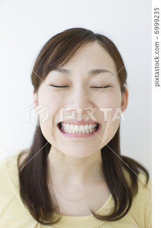 一個擴大嘴巴的女人 一個擴大嘴巴的女人 6999235