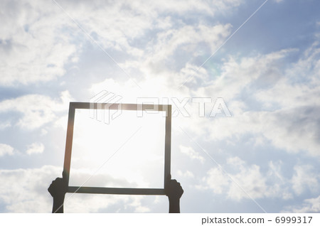 Both hands with frame 6999317