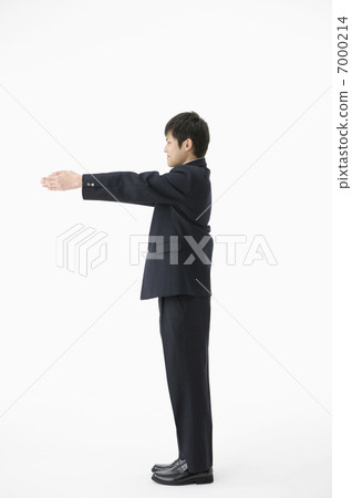 Boys high school students reaching out to reach out 7000214