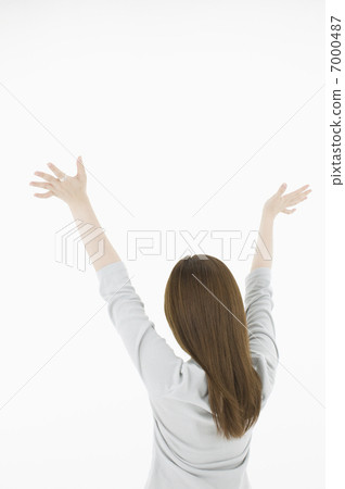 一個女人牽著兩隻手 7000487