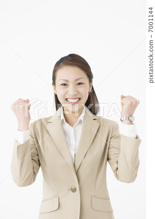 做拳頭泵的女商人 7001144