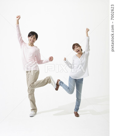 Japanese couple posing 7002623