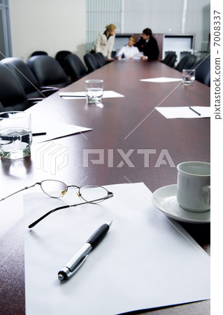 Break at business meeting 7008337