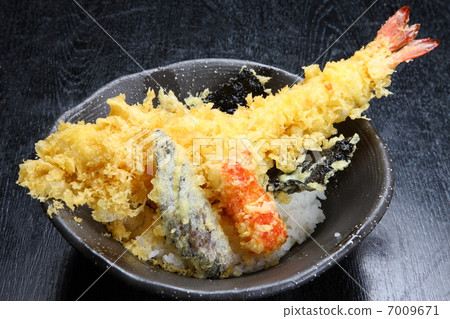 Bowl of rice and fried fish Bowl of rice and fried fish 7009671