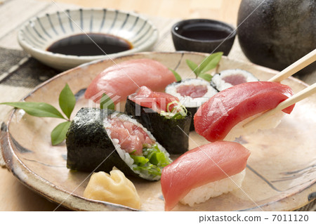 Nigiri sushi 7011120