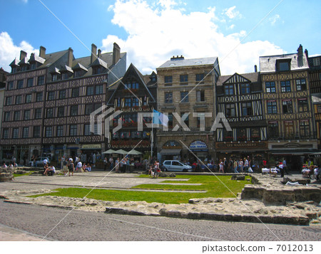 Place du Vieux-Marche 7012013