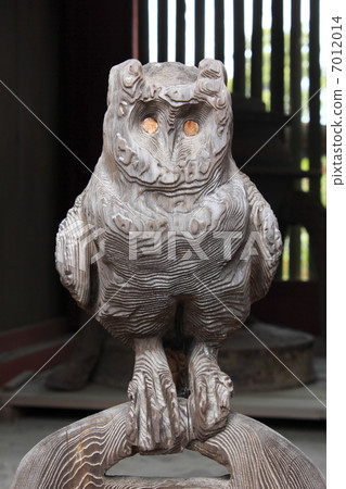 Wood carved owl Wood carved owl 7012014