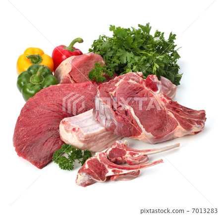 raw meat with vegetables 7013283