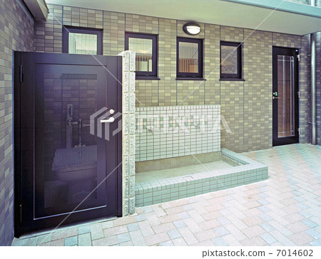 Katariguchi · Pet foot wash area 7014602