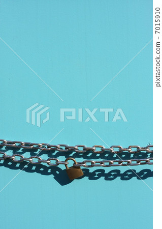 Chain and padlock 7015910
