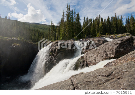 Rjukandefossen waterfall (Hemsedal, Norway) 7015951