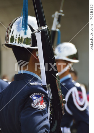 台灣警衛 7016183