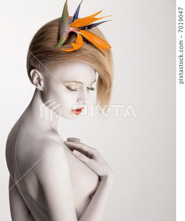Coloring. Bodypainting. Beautiful Dreamy Woman with Flower. Futurism. Silver Skin Coloring. Bodypainting. Beautiful Dreamy Woman with Flower. Futurism. Silver Skin 7019047