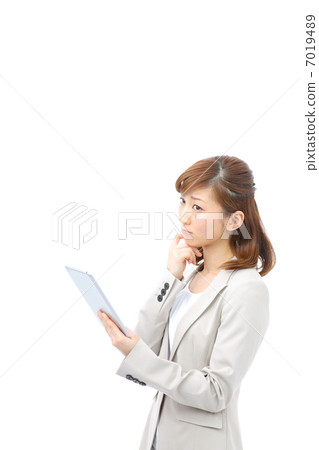 需要有iPadmini的女商人 7019489