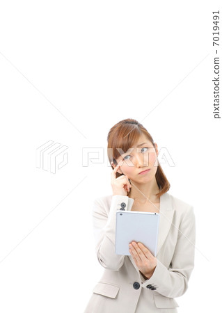 需要有iPadmini的女商人 7019491