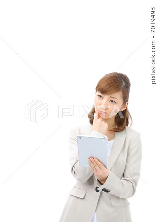 需要有iPadmini的女商人 7019493