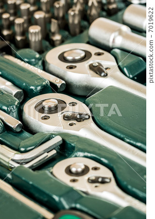 box with the tools 7019622