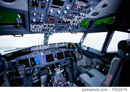 Boeing interior, cockpit view inside the airliner, isolated wind Boeing interior, cockpit view inside the airliner, isolated wind 7020079