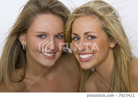 Beautiful Eyes & Smiles Beautiful Eyes & Smiles 7023421