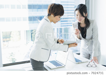 career woman   7024731